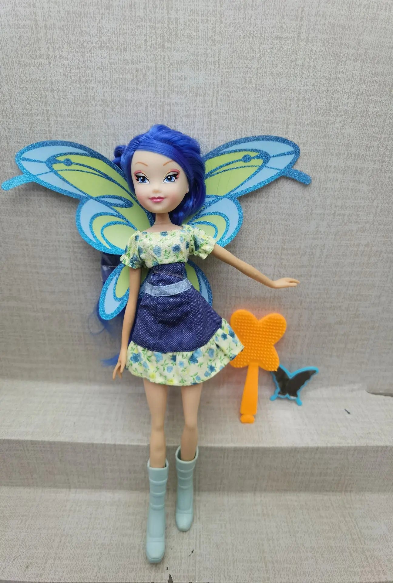 original Lovely blue hair girl colorful girl Action Figures dolls with win Accessorie body with Head Toys Accessories Kids Toys