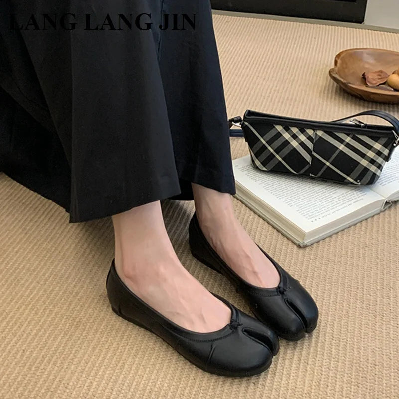 Spring Split Toe Women Ballet Flats Fashion Tabi Shoes Causal Slip On Loafer Ladies Pleated Leather Espadrilles Zapatillas Mujer