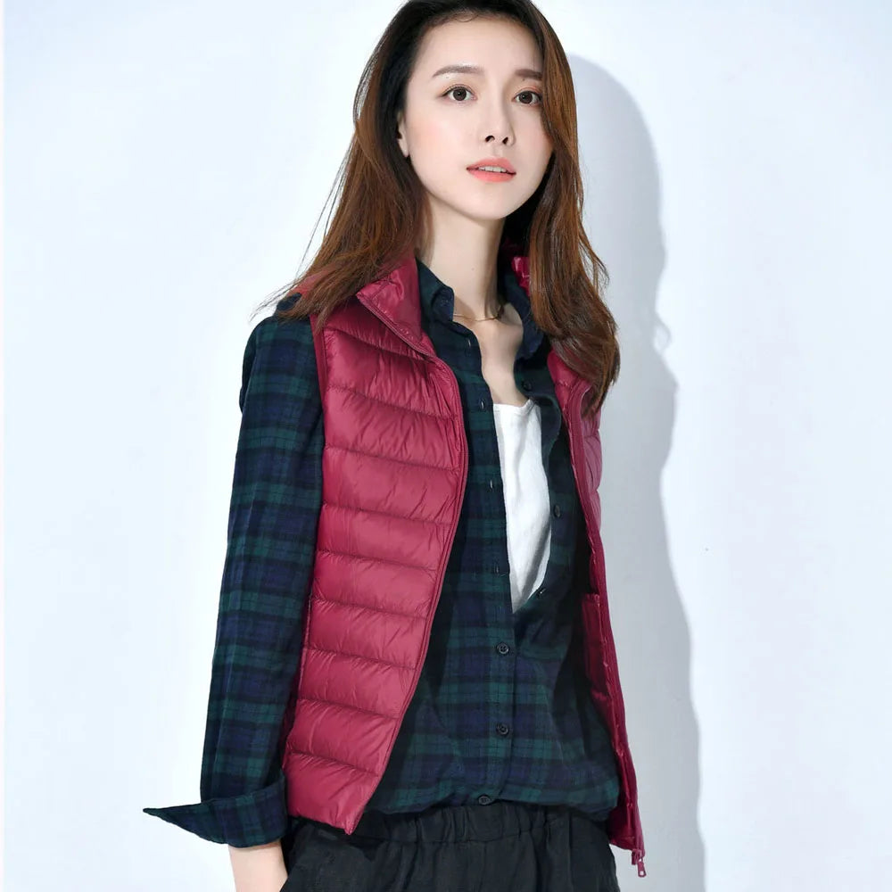 New 2026 Women Women Ultra Light Down Vests Slim Sleeveless Jacket Portable Girl Lightweight Windproof Waistcoat