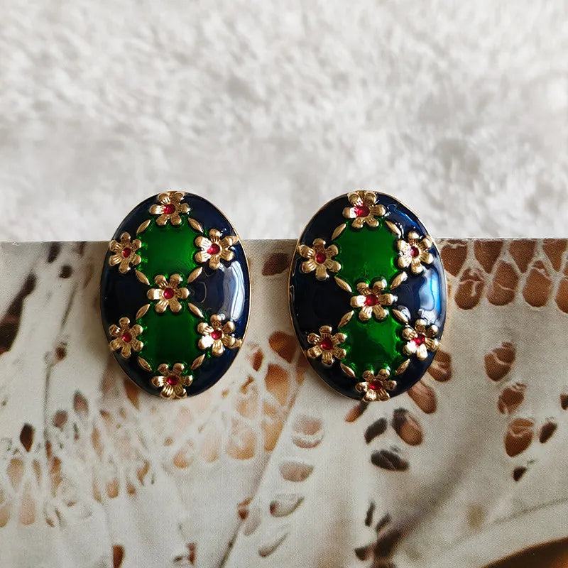 Vintage Medieval Luxury Rhinestone-set Oval Clip on Earrings Non Pierced for Women Retro White Geometric Pearl Ears Clip Jewelry