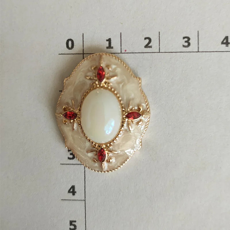 Vintage Medieval Luxury Rhinestone-set Oval Clip on Earrings Non Pierced for Women Retro White Geometric Pearl Ears Clip Jewelry
