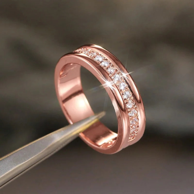 Huitan 2020 NEW Fashion Wedding Ring For Women Micro Paved Cubiz Zircon Finger Rings Female Engagement Jewelry Accessories